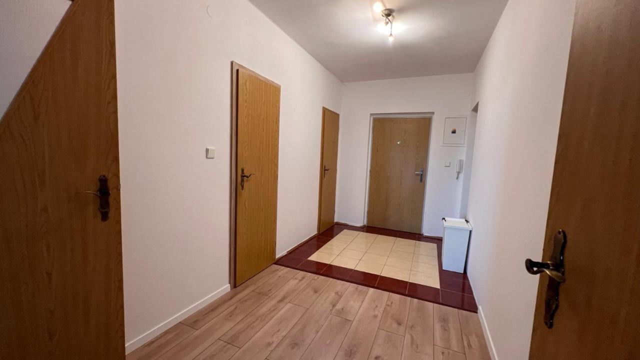 ברטיסלאבה 2 Room Apartment, Near Oc Galeria, Petrzalka מראה חיצוני תמונה