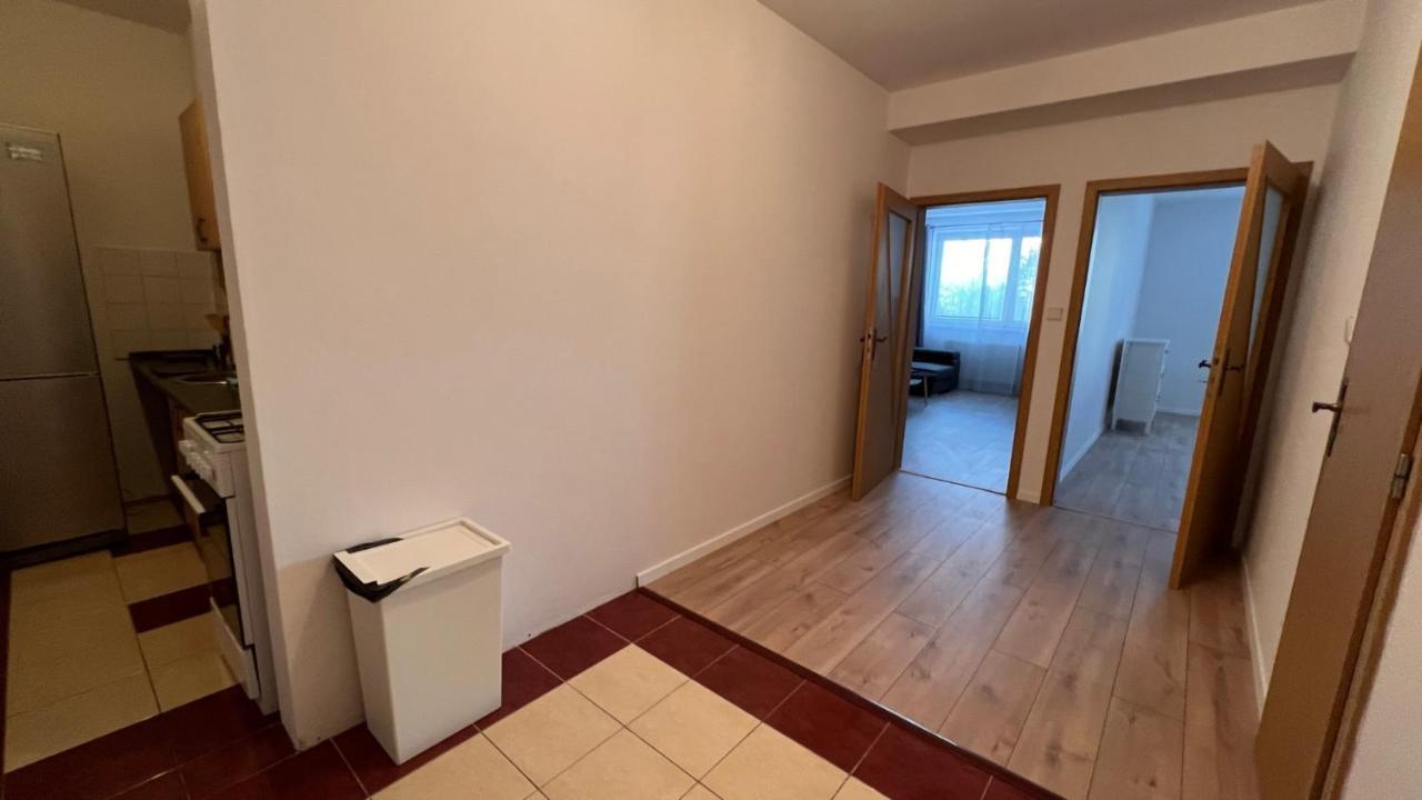 ברטיסלאבה 2 Room Apartment, Near Oc Galeria, Petrzalka מראה חיצוני תמונה